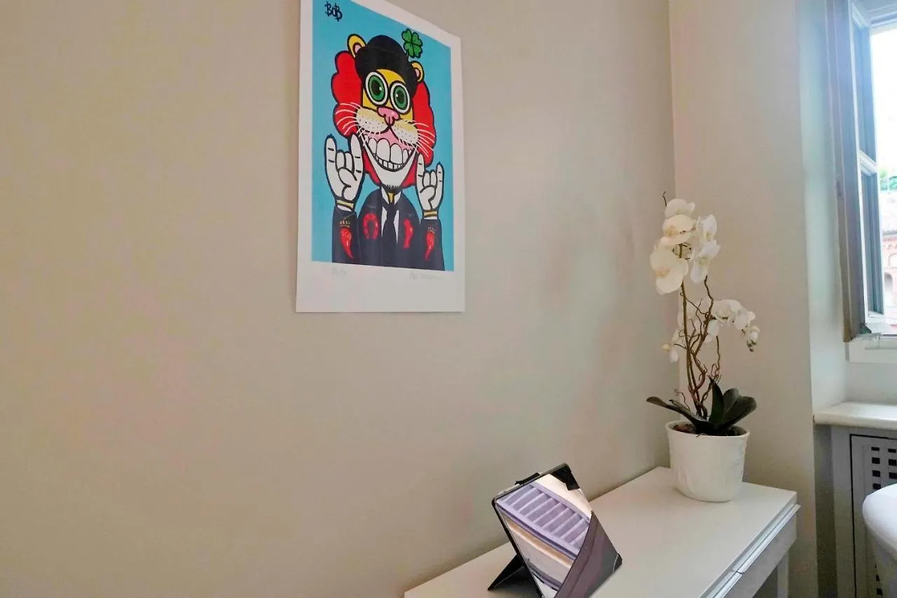 Chic 1Bdr With Shared Terrace Steps From Duomo By Rentopolis Milano Italia