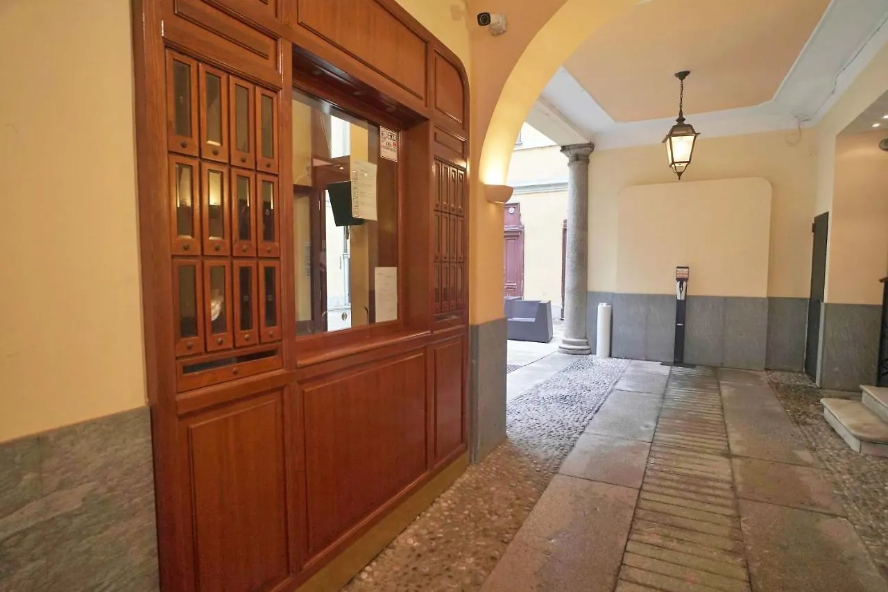 Chic 1Bdr With Shared Terrace Steps From Duomo By Rentopolis Milano