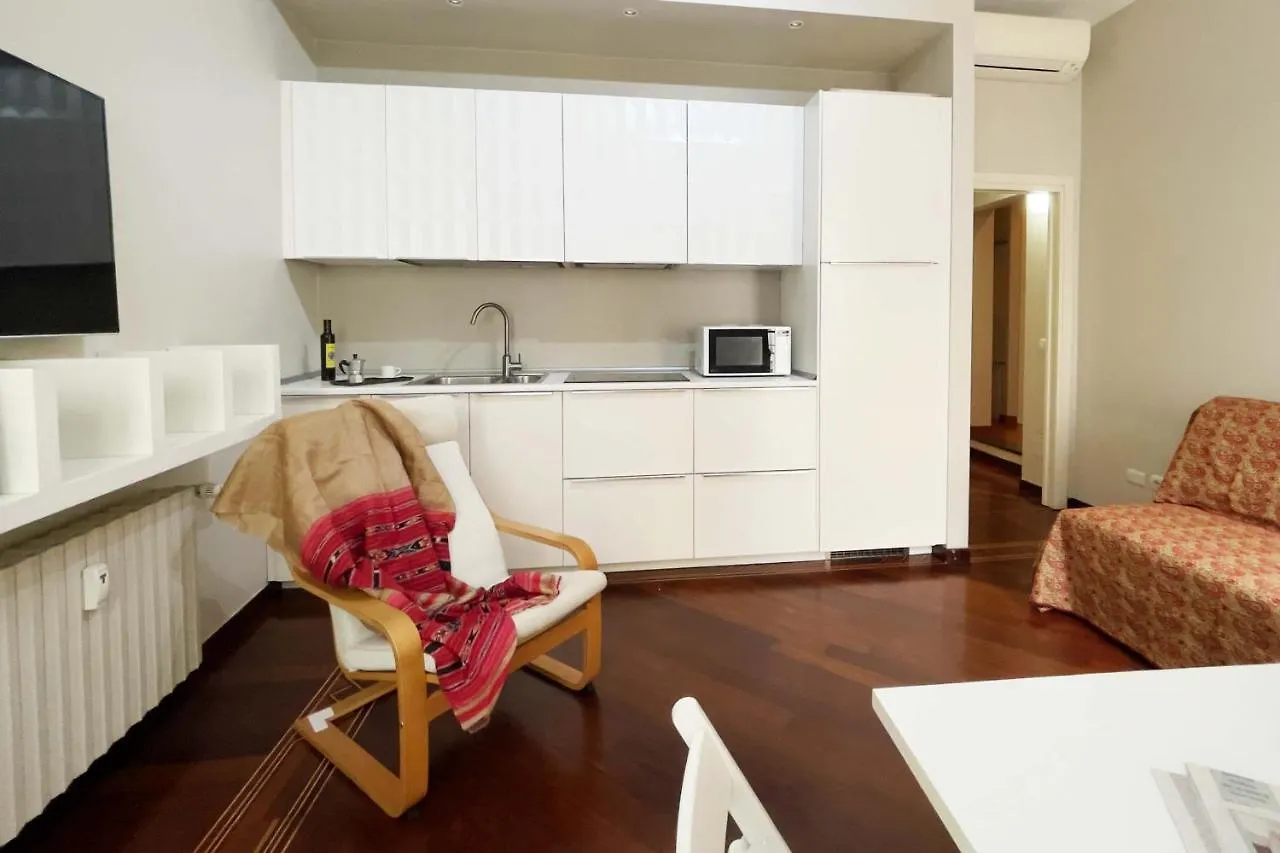 شقة Chic 1Bdr With Shared Terrace Steps From Duomo By Rentopolis ميلان