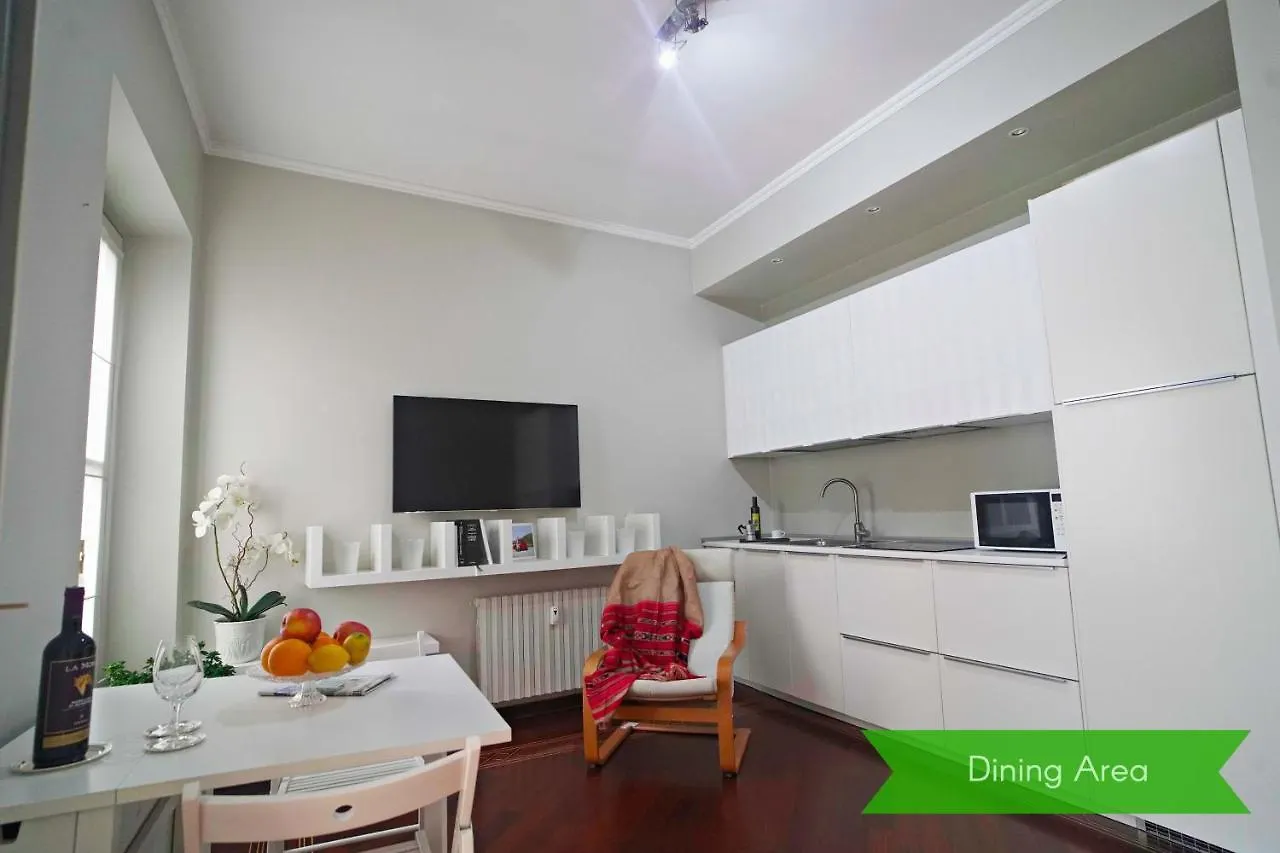شقة Chic 1Bdr With Shared Terrace Steps From Duomo By Rentopolis ميلان إيطاليا