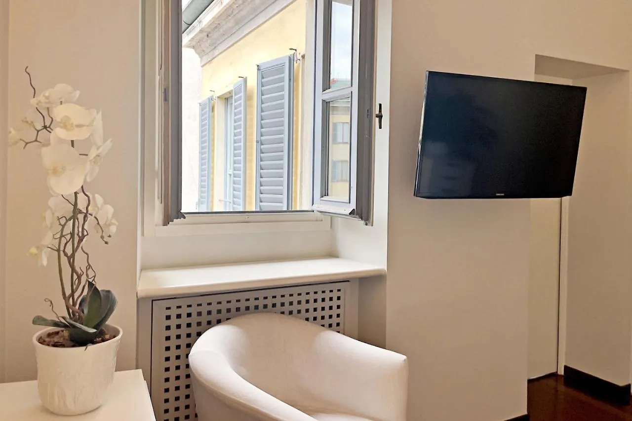 Chic 1Bdr With Shared Terrace Steps From Duomo By Rentopolis ميلان