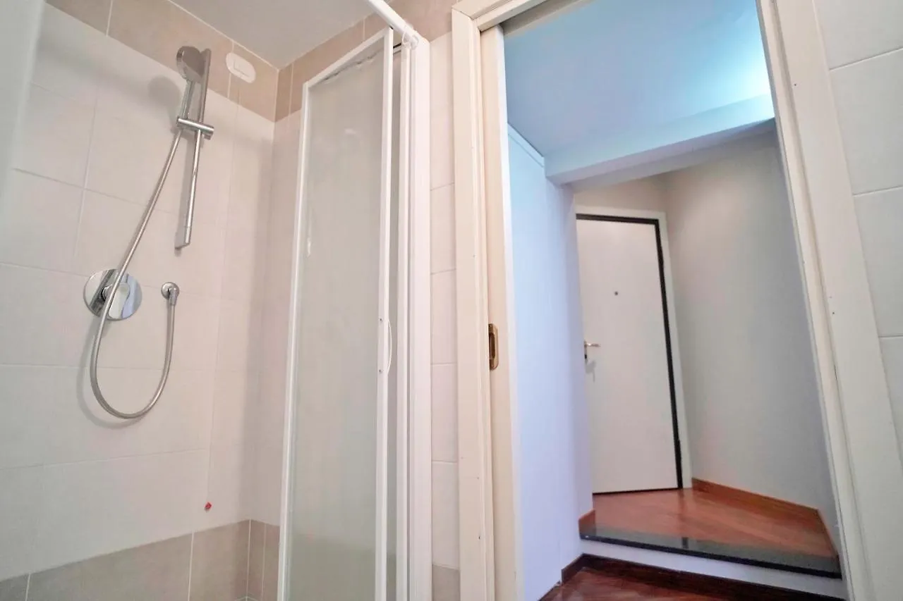 Chic 1Bdr With Shared Terrace Steps From Duomo By Rentopolis ميلان شقة